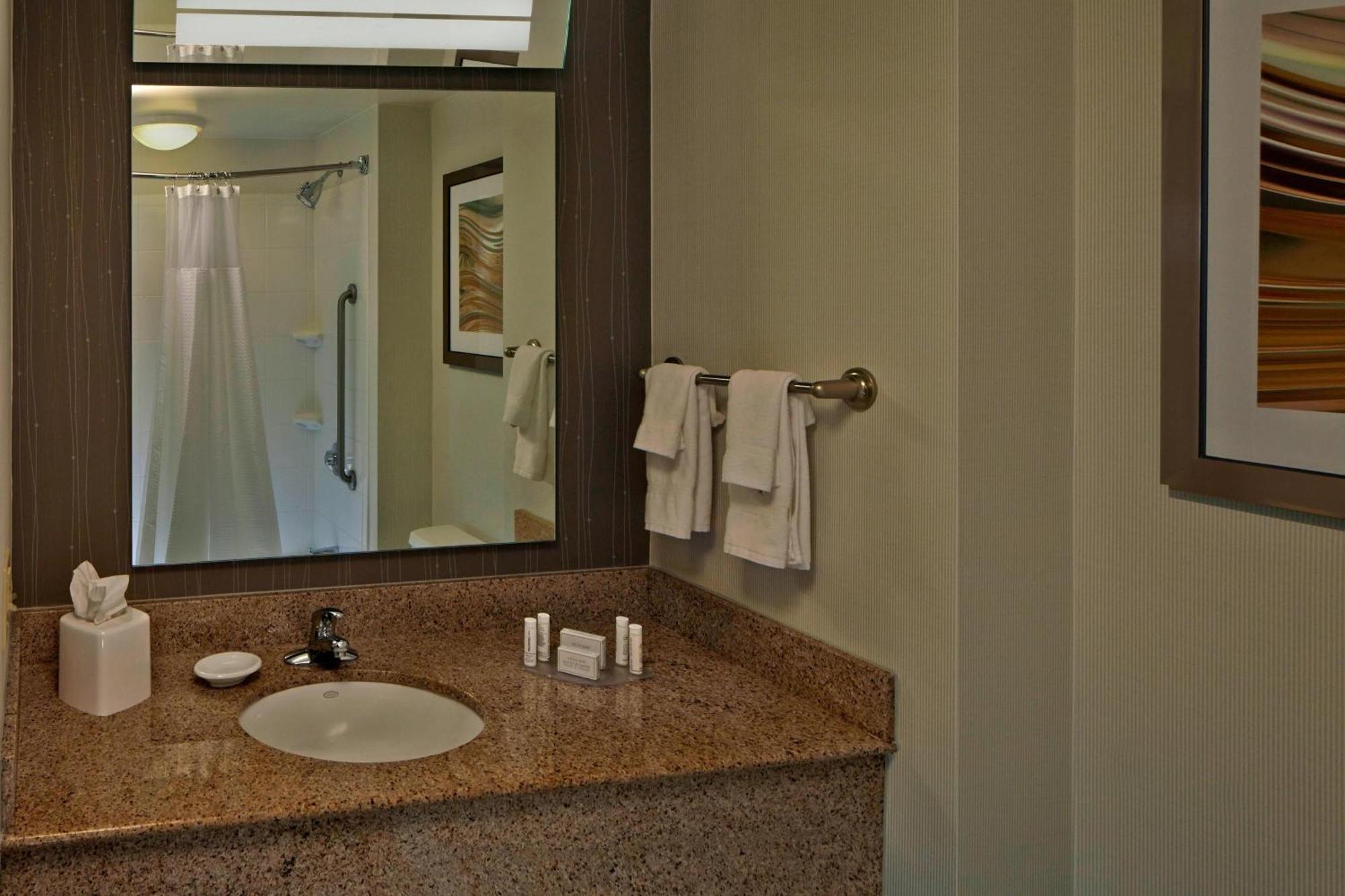 Courtyard By Marriott Providence Warwick Ξενοδοχείο Εξωτερικό φωτογραφία