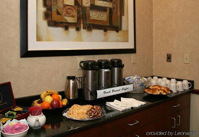 Courtyard By Marriott Providence Warwick Ξενοδοχείο Εστιατόριο φωτογραφία